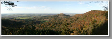 Schwbische Alb im Herbst -  Aussicht auf Burg Hohenzollern
