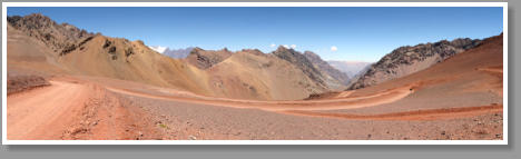 Landesgrenze in den Anden zwischen Argentinien und Chile - Paso de la Cumbre - Passhhe 3834 m